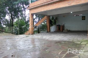 Casa à venda com 354m², 3 dormitórios, 2 suítes, 4 vagas, no bairro Ipanema em Porto Alegre