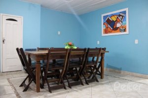 Casa à venda com 354m², 3 dormitórios, 2 suítes, 4 vagas, no bairro Ipanema em Porto Alegre