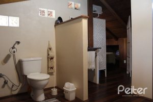 Casa à venda com 354m², 3 dormitórios, 2 suítes, 4 vagas, no bairro Ipanema em Porto Alegre