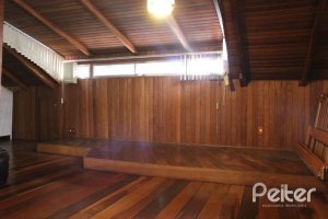 Casa à venda com 354m², 3 dormitórios, 2 suítes, 4 vagas, no bairro Ipanema em Porto Alegre