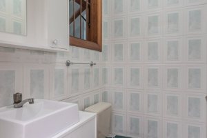 Casa à venda com 309m², 4 dormitórios, 1 suíte, 3 vagas, no bairro Teresópolis em Porto Alegre