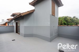 Casa à venda com 240m², 3 dormitórios, 1 suíte, 2 vagas, no bairro Ipanema em Porto Alegre