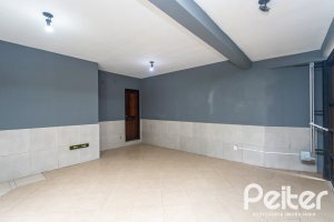 Casa à venda com 240m², 3 dormitórios, 1 suíte, 2 vagas, no bairro Ipanema em Porto Alegre