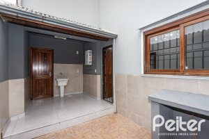 Casa à venda com 240m², 3 dormitórios, 1 suíte, 2 vagas, no bairro Ipanema em Porto Alegre