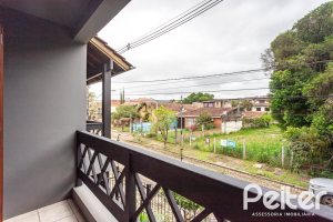 Casa à venda com 240m², 3 dormitórios, 1 suíte, 2 vagas, no bairro Ipanema em Porto Alegre