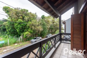 Casa à venda com 240m², 3 dormitórios, 1 suíte, 2 vagas, no bairro Ipanema em Porto Alegre
