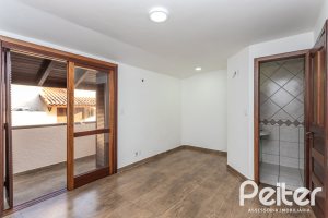 Casa em Condomínio à venda com 135m², 2 dormitórios, 1 suíte, 2 vagas, no bairro Tristeza em PORTO ALEGRE