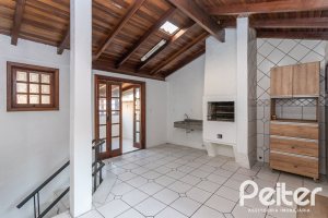 Casa em Condomínio à venda com 135m², 2 dormitórios, 1 suíte, 2 vagas, no bairro Tristeza em PORTO ALEGRE