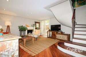 Casa em Condomínio à venda com 191m², 4 dormitórios, 2 suítes, 2 vagas, no bairro Jardim Isabel em Porto Alegre