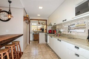 Casa em Condomínio à venda com 191m², 4 dormitórios, 2 suítes, 2 vagas, no bairro Jardim Isabel em Porto Alegre