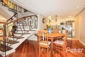 Casa em Condomínio à venda com 191m², 4 dormitórios, 2 suítes, 2 vagas, no bairro Jardim Isabel em Porto Alegre