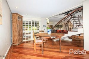 Casa em Condomínio à venda com 191m², 4 dormitórios, 2 suítes, 2 vagas, no bairro Jardim Isabel em Porto Alegre