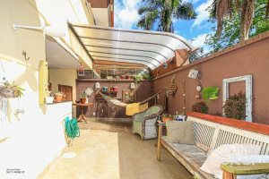 Casa em Condomínio à venda com 191m², 4 dormitórios, 2 suítes, 2 vagas, no bairro Jardim Isabel em Porto Alegre