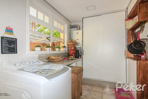 Casa em Condomínio à venda com 191m², 4 dormitórios, 2 suítes, 2 vagas, no bairro Jardim Isabel em Porto Alegre