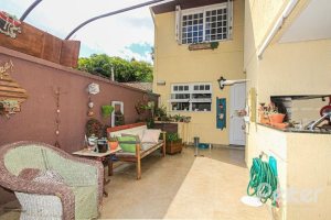 Casa em Condomínio à venda com 191m², 4 dormitórios, 2 suítes, 2 vagas, no bairro Jardim Isabel em Porto Alegre