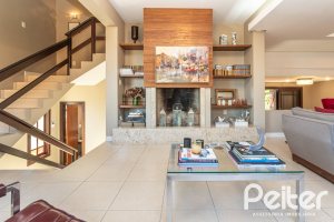 Casa em Condomínio à venda com 275m², 3 dormitórios, 1 suíte, 2 vagas, no bairro Tristeza em Porto Alegre