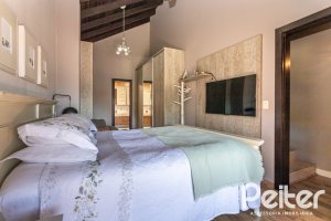 Casa em Condomínio à venda com 275m², 3 dormitórios, 1 suíte, 2 vagas, no bairro Tristeza em Porto Alegre