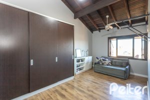 Casa em Condomínio à venda com 275m², 3 dormitórios, 1 suíte, 2 vagas, no bairro Tristeza em Porto Alegre