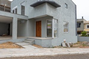 Casa em Condomínio à venda com 225m², 3 dormitórios, 3 suítes, 3 vagas, no bairro Hipica em PORTO ALEGRE
