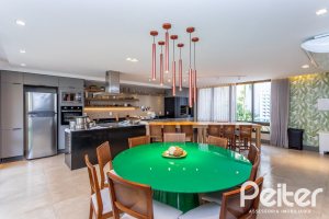 Apartamento à venda com 110m², 3 dormitórios, 3 suítes, 2 vagas, no bairro Menino Deus em Porto Alegre