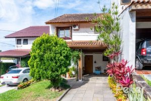 Casa em Condomínio à venda com 160m², 3 dormitórios, 1 suíte, 2 vagas, no bairro Ipanema em PORTO ALEGRE