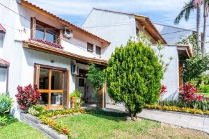 Casa em Condomínio à venda com 160m², 3 dormitórios, 1 suíte, 2 vagas, no bairro Ipanema em PORTO ALEGRE