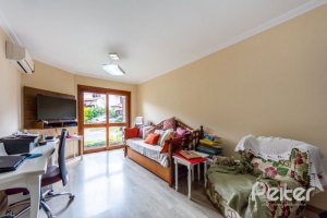 Casa em Condomínio à venda com 160m², 3 dormitórios, 1 suíte, 2 vagas, no bairro Ipanema em PORTO ALEGRE