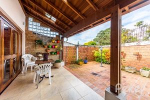 Casa em Condomínio à venda com 160m², 3 dormitórios, 1 suíte, 2 vagas, no bairro Ipanema em PORTO ALEGRE