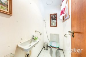 Casa em Condomínio à venda com 160m², 3 dormitórios, 1 suíte, 2 vagas, no bairro Ipanema em PORTO ALEGRE