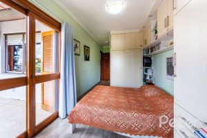 Casa em Condomínio à venda com 160m², 3 dormitórios, 1 suíte, 2 vagas, no bairro Ipanema em PORTO ALEGRE