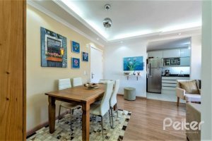 Apartamento à venda com 69m², 2 dormitórios, 1 suíte, 2 vagas, no bairro Tristeza em Porto Alegre