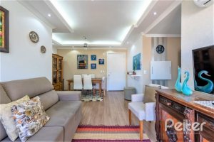 Apartamento à venda com 69m², 2 dormitórios, 1 suíte, 2 vagas, no bairro Tristeza em Porto Alegre