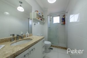 Apartamento à venda com 69m², 2 dormitórios, 1 suíte, 2 vagas, no bairro Tristeza em Porto Alegre
