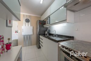 Apartamento à venda com 69m², 2 dormitórios, 1 suíte, 2 vagas, no bairro Tristeza em Porto Alegre