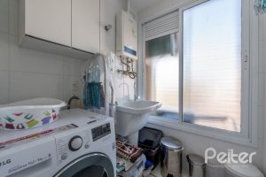 Apartamento à venda com 69m², 2 dormitórios, 1 suíte, 2 vagas, no bairro Tristeza em Porto Alegre
