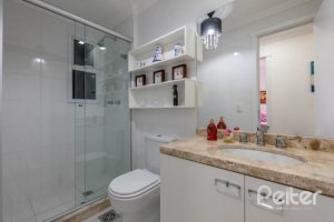 Apartamento à venda com 69m², 2 dormitórios, 1 suíte, 2 vagas, no bairro Tristeza em Porto Alegre