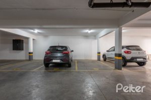 Apartamento à venda com 69m², 2 dormitórios, 1 suíte, 2 vagas, no bairro Tristeza em Porto Alegre