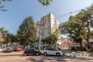 Apartamento à venda com 69m², 2 dormitórios, 1 suíte, 2 vagas, no bairro Tristeza em Porto Alegre