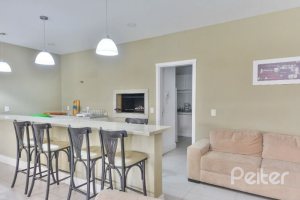 Apartamento à venda com 69m², 2 dormitórios, 1 suíte, 2 vagas, no bairro Tristeza em Porto Alegre