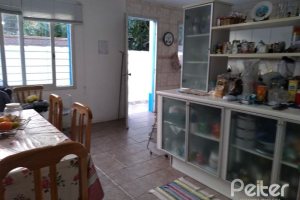 Casa à venda com 365m², 3 dormitórios, 1 suíte, 4 vagas, no bairro Vila Assunção em Porto Alegre