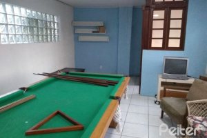 Casa à venda com 365m², 3 dormitórios, 1 suíte, 4 vagas, no bairro Vila Assunção em Porto Alegre
