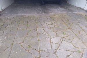 Casa à venda com 365m², 3 dormitórios, 1 suíte, 4 vagas, no bairro Vila Assunção em Porto Alegre