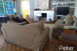 Casa à venda com 365m², 3 dormitórios, 1 suíte, 4 vagas, no bairro Vila Assunção em Porto Alegre