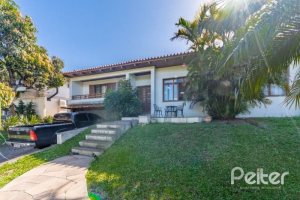 Casa em Condomínio à venda com 400m², 3 dormitórios, 1 suíte, 6 vagas, no bairro Cavalhada em PORTO ALEGRE