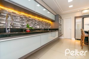 Casa em Condomínio à venda com 220m², 4 dormitórios, 4 suítes, 2 vagas, no bairro Terra Ville em PORTO ALEGRE