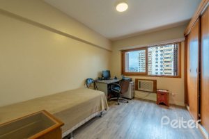 Apartamento à venda com 157m², 3 dormitórios, 1 suíte, 2 vagas, no bairro Tristeza em PORTO ALEGRE