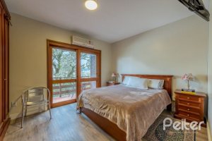 Apartamento à venda com 157m², 3 dormitórios, 1 suíte, 2 vagas, no bairro Tristeza em PORTO ALEGRE