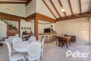 Casa em Condomínio à venda com 400m², 3 dormitórios, 3 suítes, 2 vagas, no bairro Terra Ville em Porto Alegre