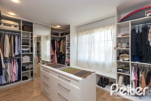 Casa em Condomínio à venda com 400m², 3 dormitórios, 3 suítes, 2 vagas, no bairro Terra Ville em Porto Alegre