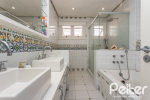 Casa em Condomínio à venda com 400m², 3 dormitórios, 3 suítes, 2 vagas, no bairro Terra Ville em Porto Alegre